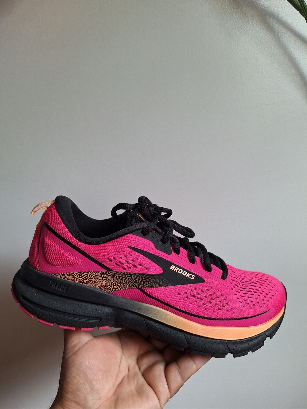 Brooks Women's Trace 3 Pink Glo/Black/Orange Size 7.5B - Picture 12 of 13